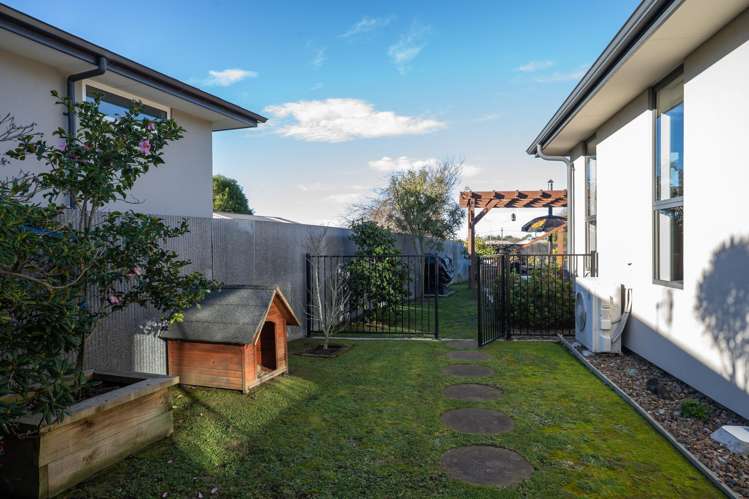 14 Farnborough Street Aranui_34