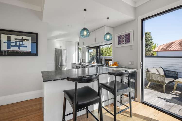 52 Wainui Avenue Point Chevalier_4