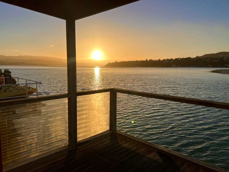 15 Boatshed, Camborne Walkway Paremata_21