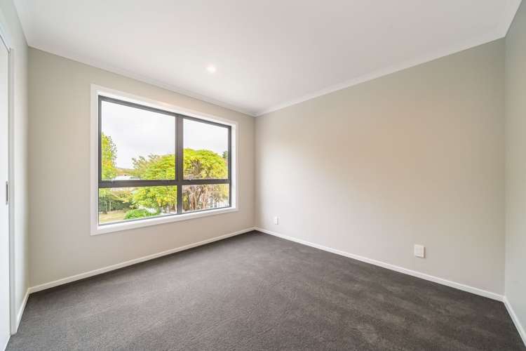 2/10 Marion Street Silverstream_9