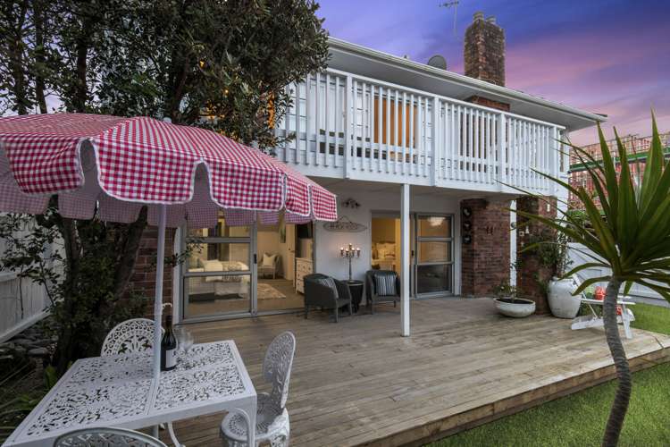 7 Hostel Access Road Eastern Beach_17