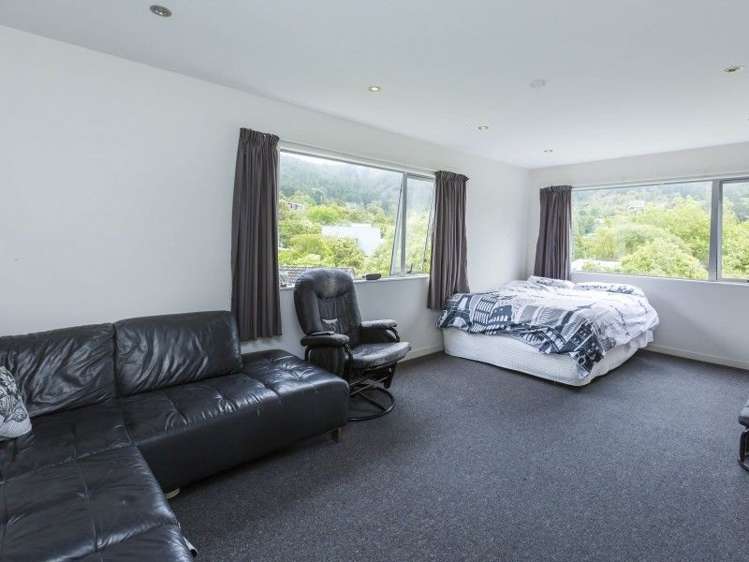 33 Forest Road Pinehaven_19