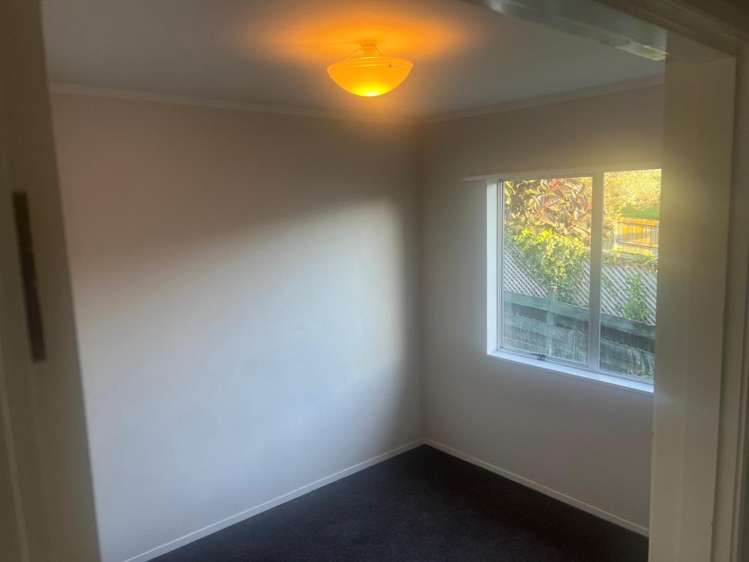 72 Vodanovich Road Te Atatu South_17