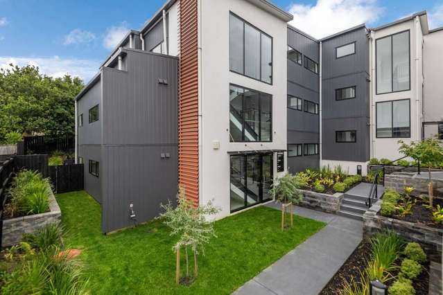 Brand New Apartment with Carpark