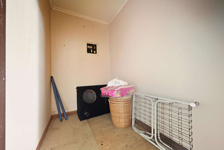 2 Forbes Road Favona_17