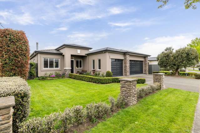 13 Heynes Place Clive_2