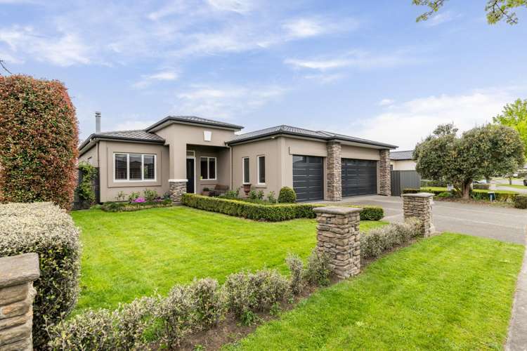 13 Heynes Place Clive_2