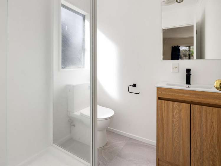 20 John Webb Drive Glenview_11