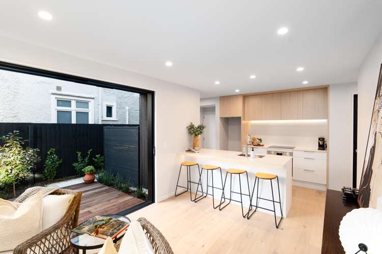 6/9 Innes Road_5