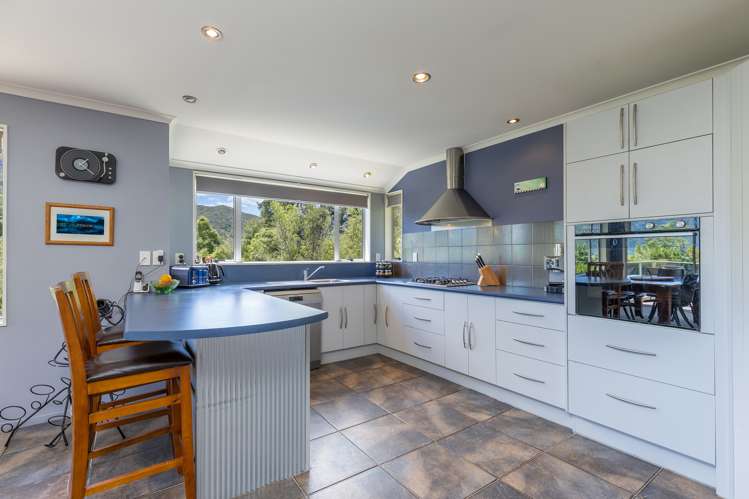 762 Queen Charlotte Drive Havelock_6