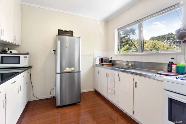 1/4 James Scott Place Te Atatu South_9