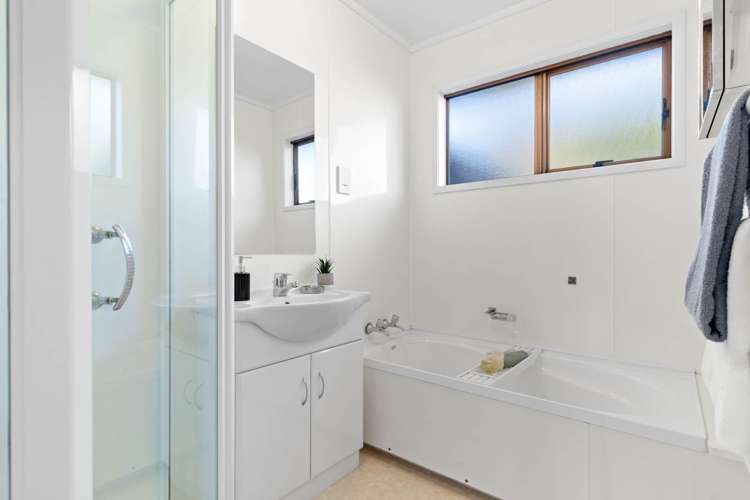 2/35 Miltonia Avenue Te Atatu South_9