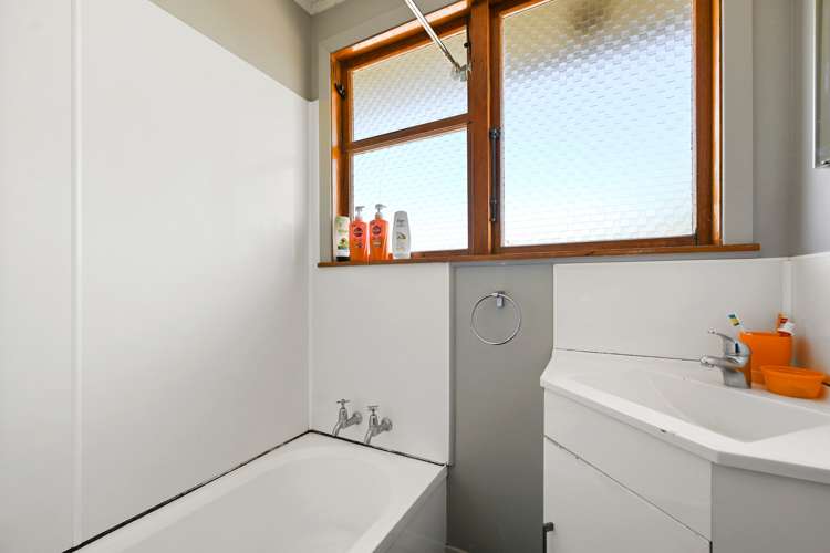 27 Halberg Crescent Chartwell_12