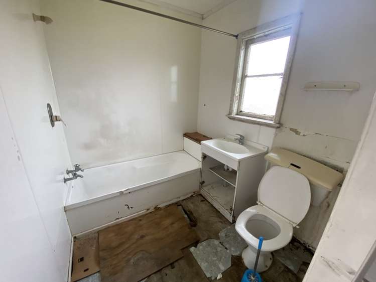 32 Clyde Street Tokoroa_13