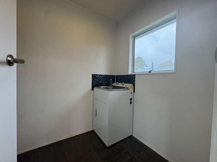 1 Belton Place Hikurangi_10