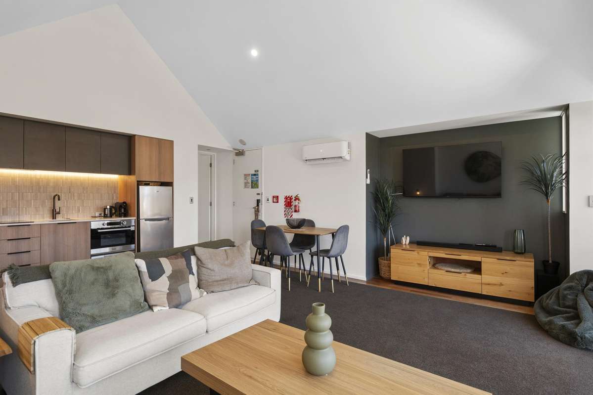 8/6 Harts Creek Lane, Clearwater_2