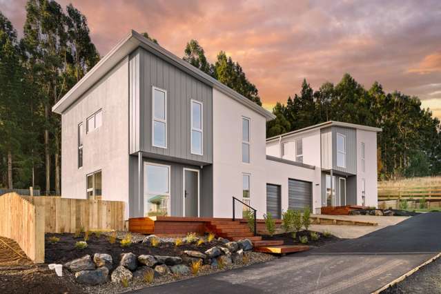 Brand New Duplex - 2 or 3 Bed Option available!