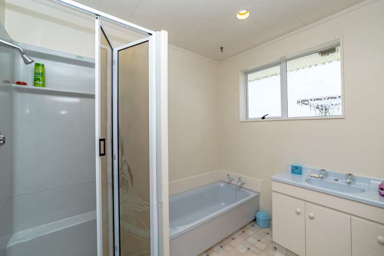 1a Miller Place Lyall Bay_11