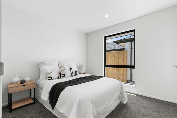 2/4 Ramore Place Redwood_8