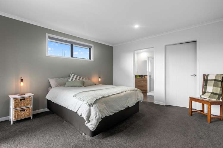 8 Cowell Crescent Pyes Pa_6