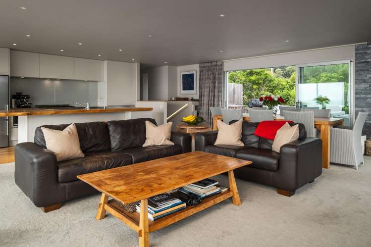 1 Lloyd George Road Wainui_6