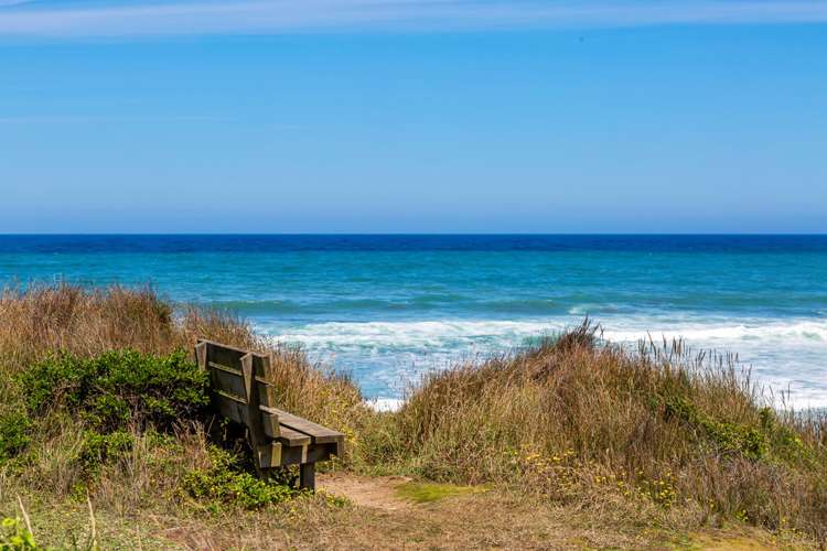 292 Tai Road Opunake_17