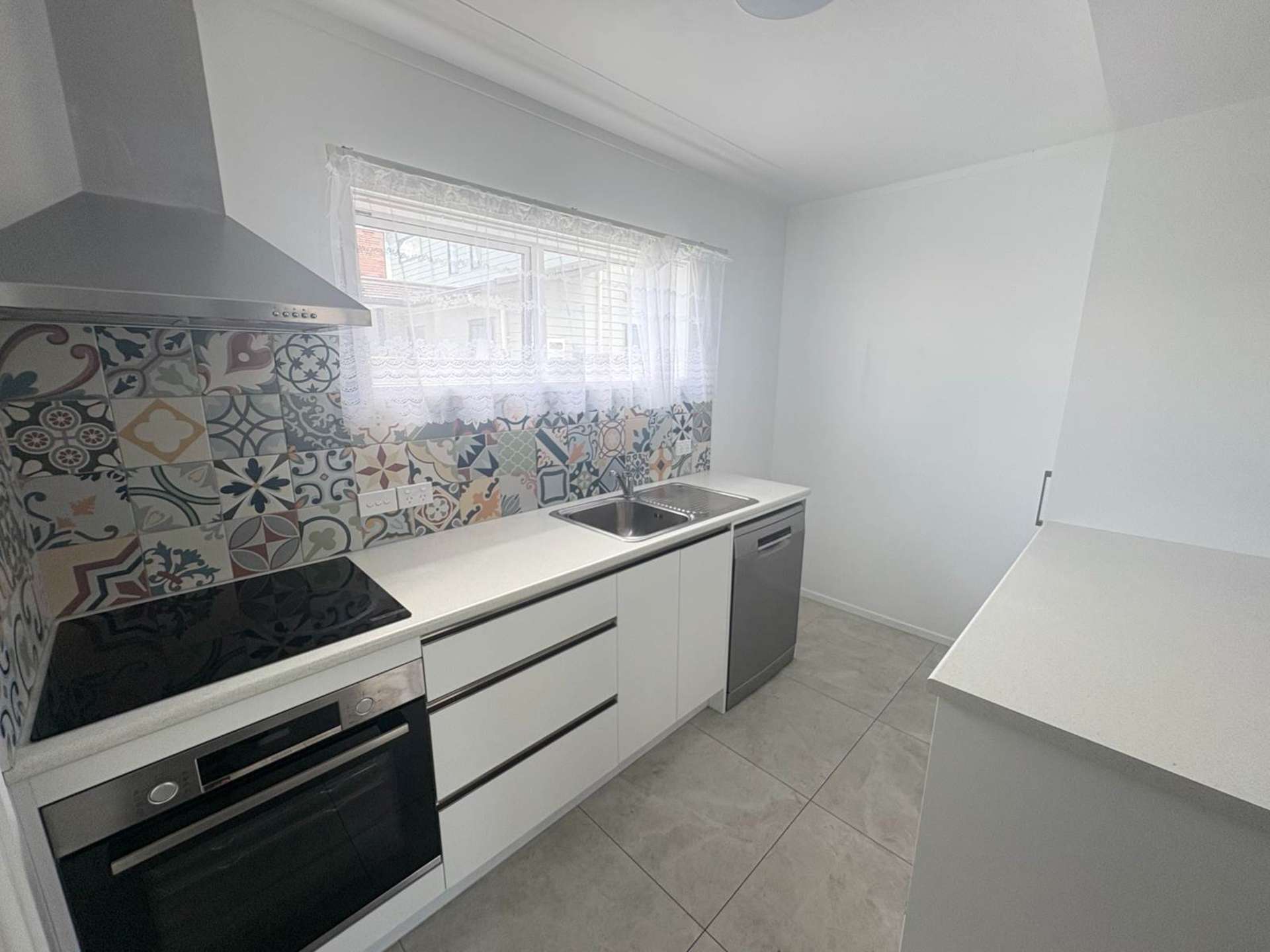 4/310 Western Hills Drive Avenues_0