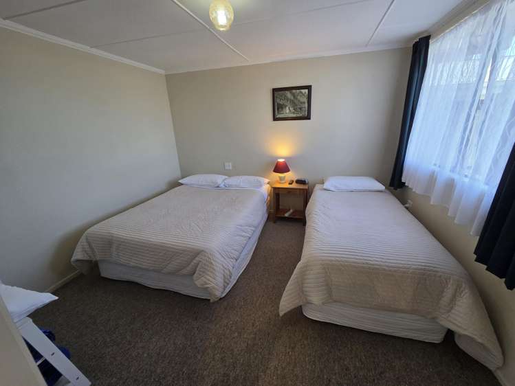 113 High Street Eltham_8