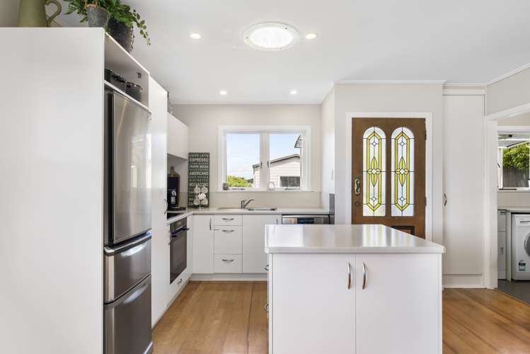 64 Stottholm Road Titirangi_13