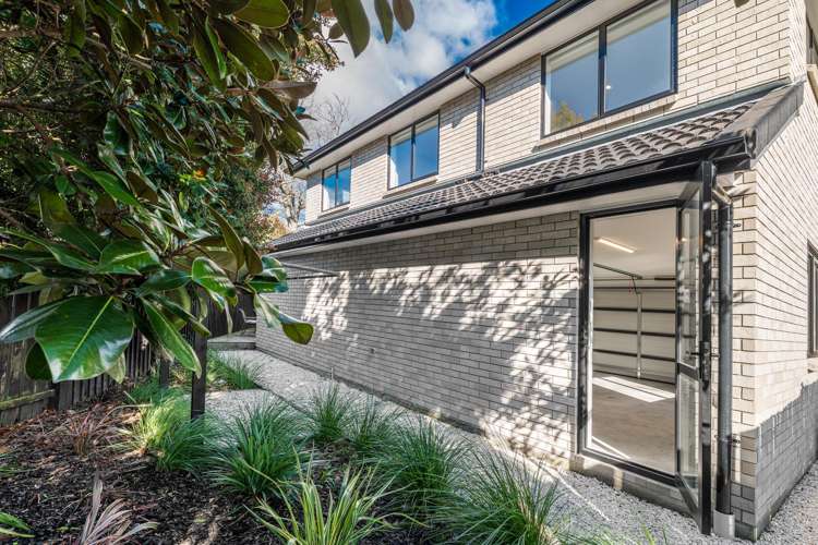 12A Rene Place Sunnyhills_18