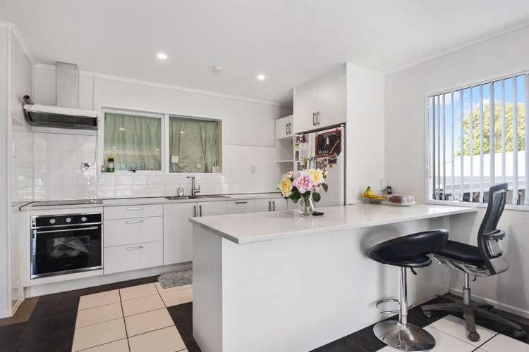 50 McKinstry Avenue Mangere East_5