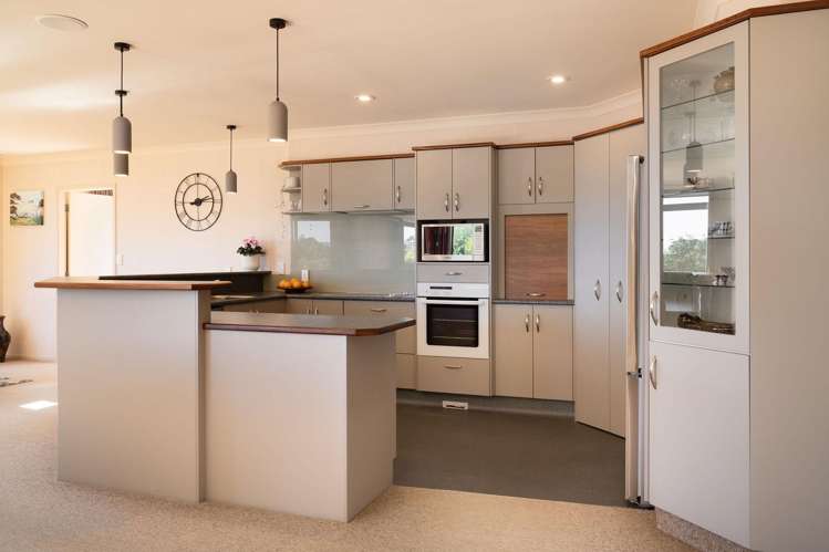 15 Rowesdale Drive Ohauiti_6