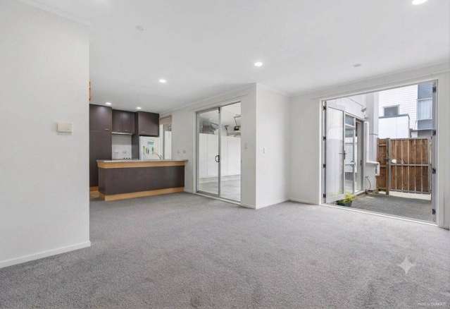 42/3 Wagener Place Mt Albert_2