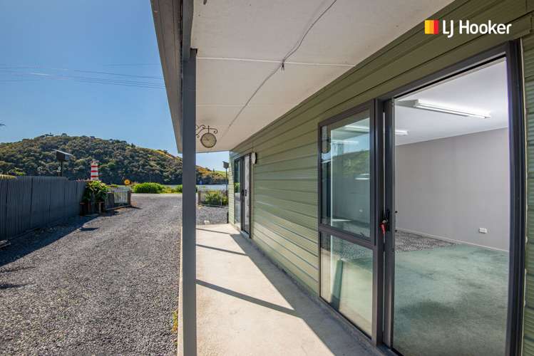 37 Riverside Road Taieri Mouth_7