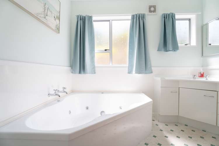 71 Eskdale Road Papakowhai_19