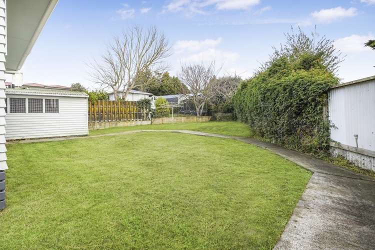 31 Garden Heights Avenue Glenview_24