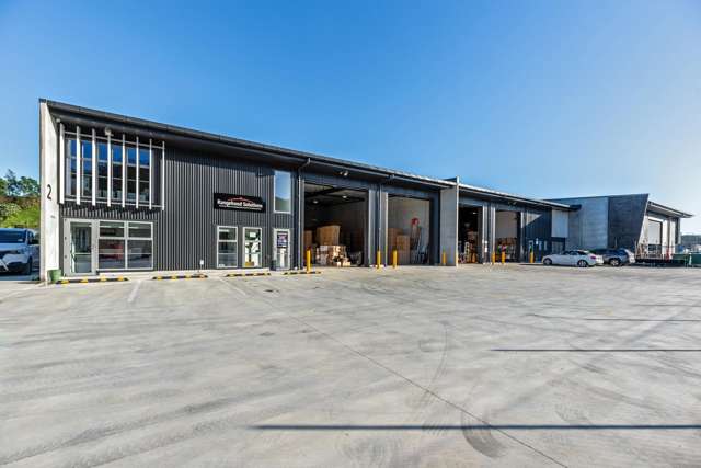 Tauriko goldmine - two incomes, one prime site!