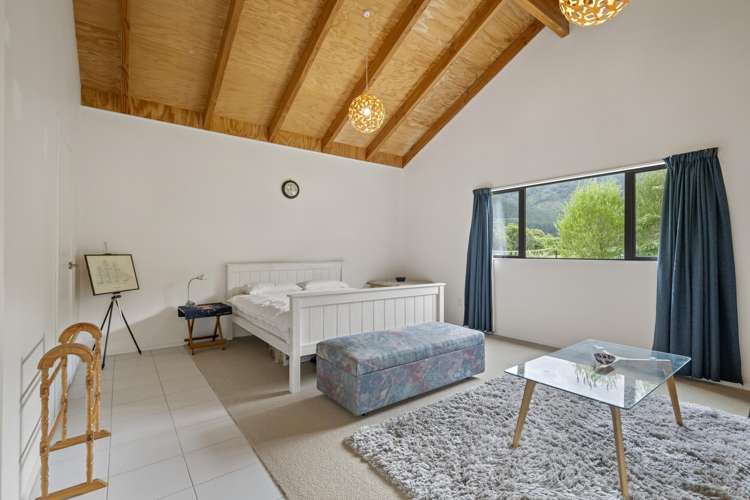 28 Lady Cobham Grove Anakiwa and Surrounds_21