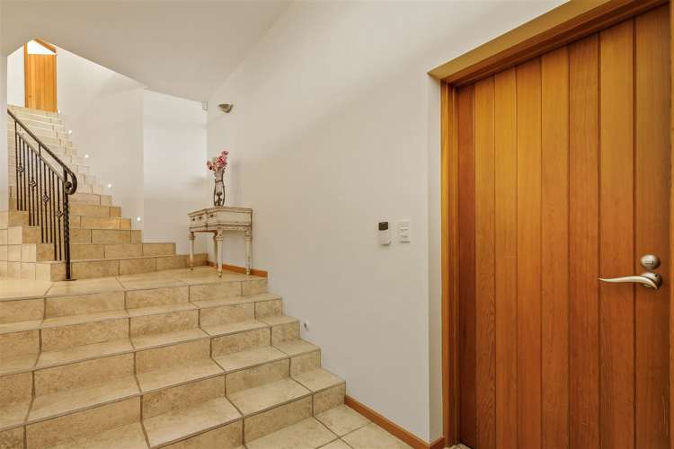 7 Gardenhill Lane Redcliffs_22