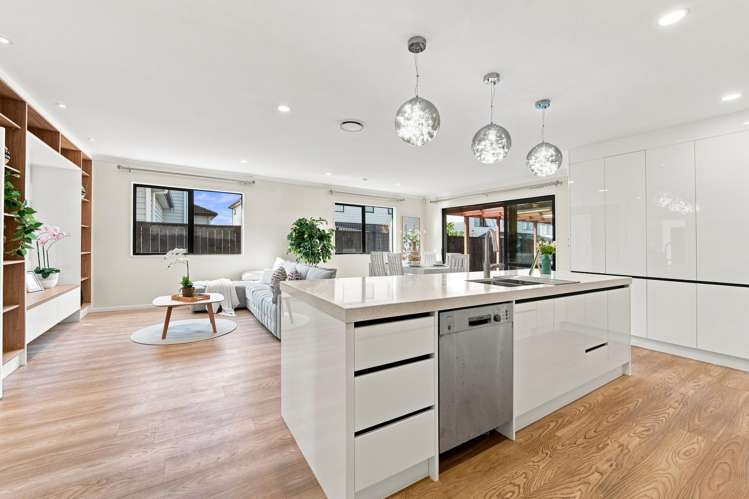 3 Golden Avenue Flat Bush_6