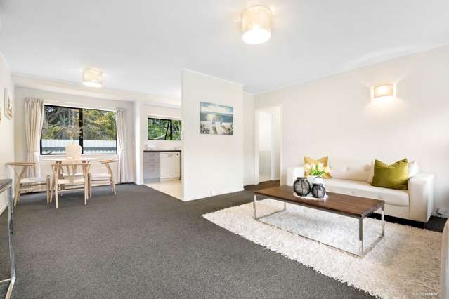 2/22 Northcote Road Takapuna_4