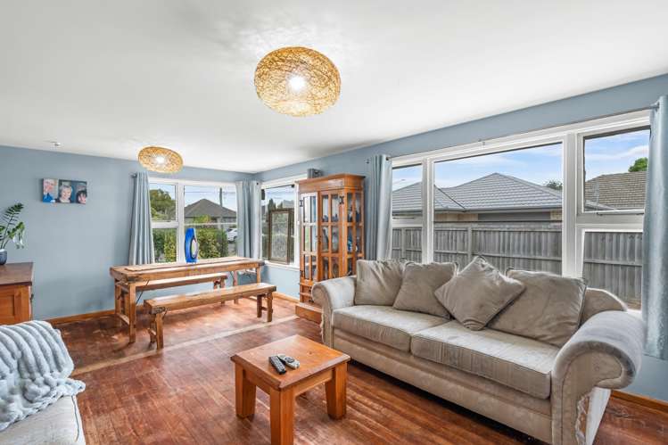 221 Breezes Road Aranui_5