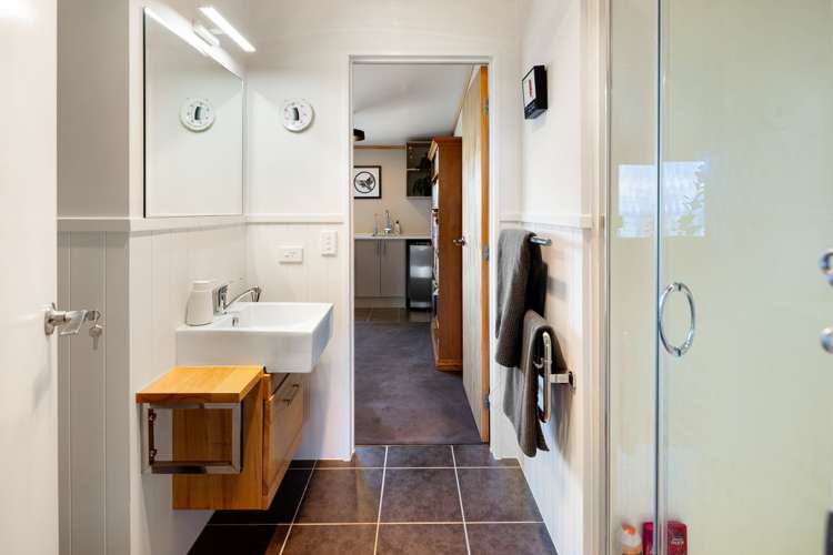 8 Tiwarawara Lane Puketotara_35