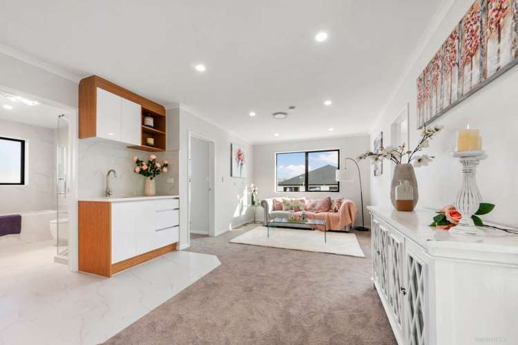 8 Knockanara Drive Flat Bush_9