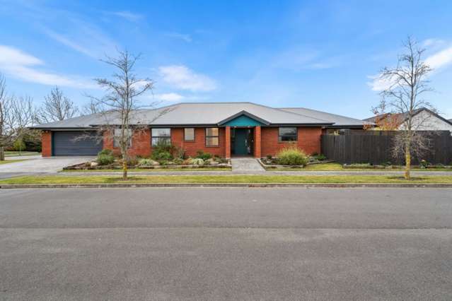 Move Straight In - Prestigous Living In Allenton