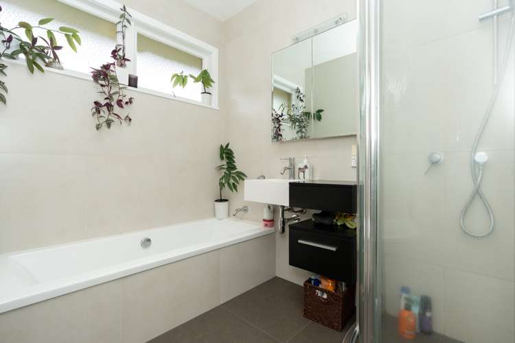 6 Thomson Avenue Dinsdale_17