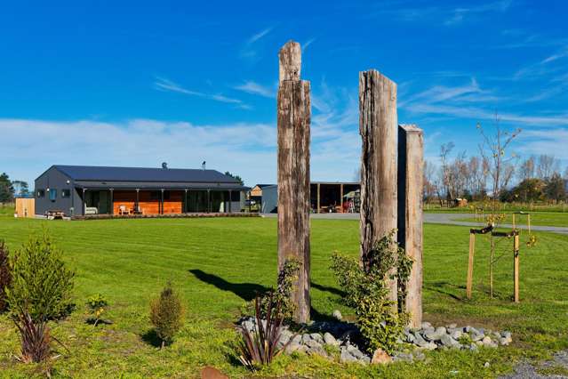 Modern Country Living with Stunning Views!