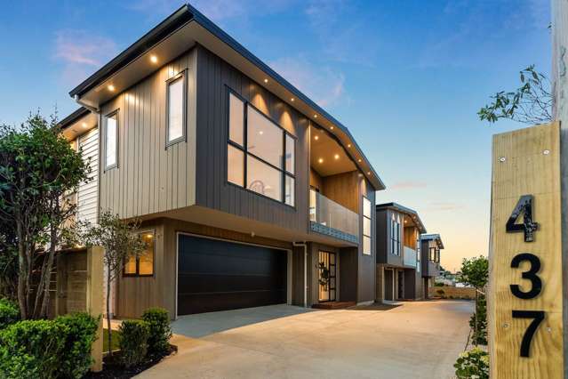 Prime Luxurious Family Homes, Panoramic Sea Views