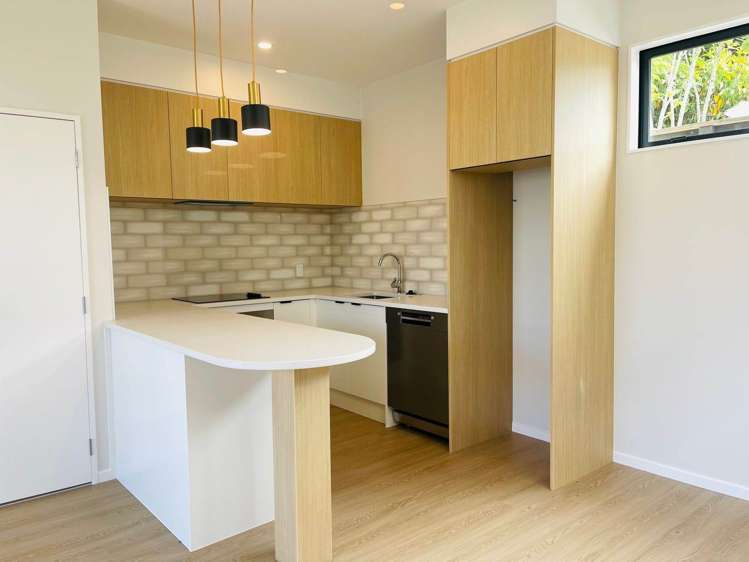 2/123 Barrack Road Mount Wellington_2