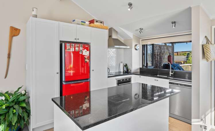 279 Peka Peka Road_2